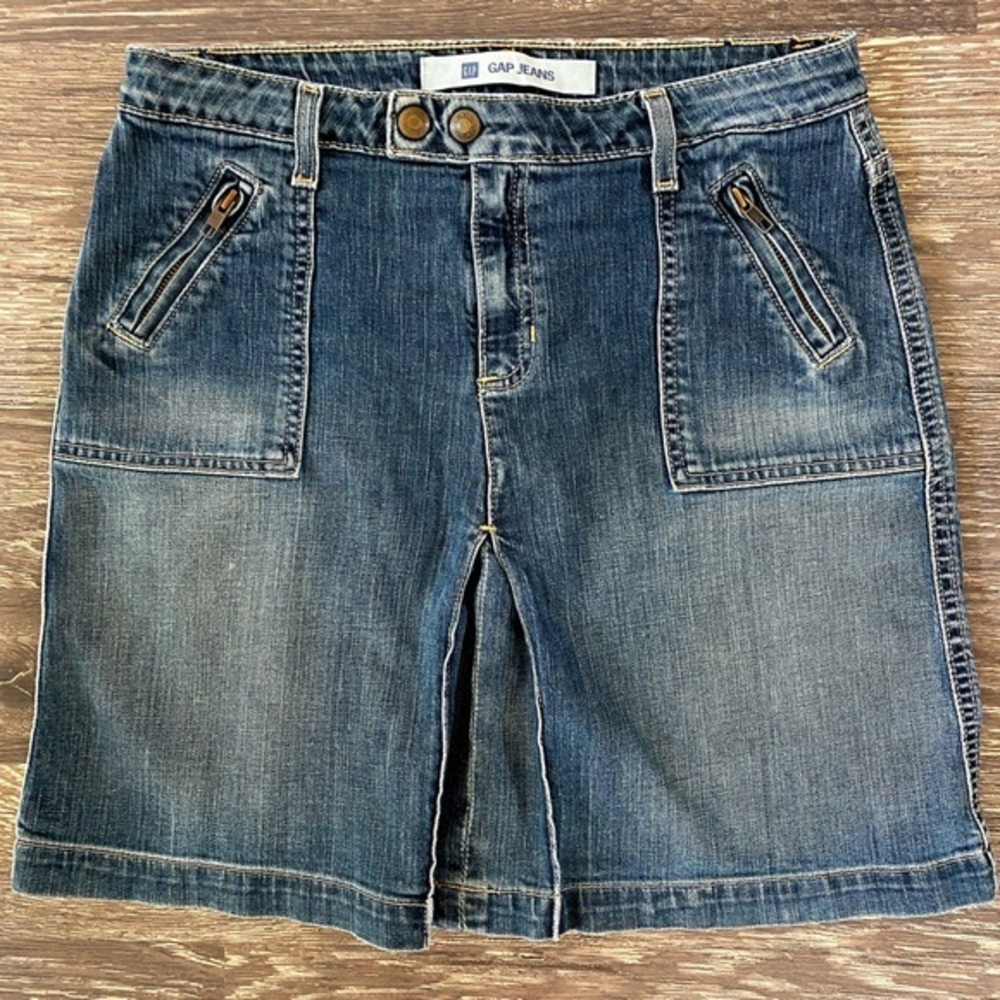 Gap Pleated Jean Skirt size 6